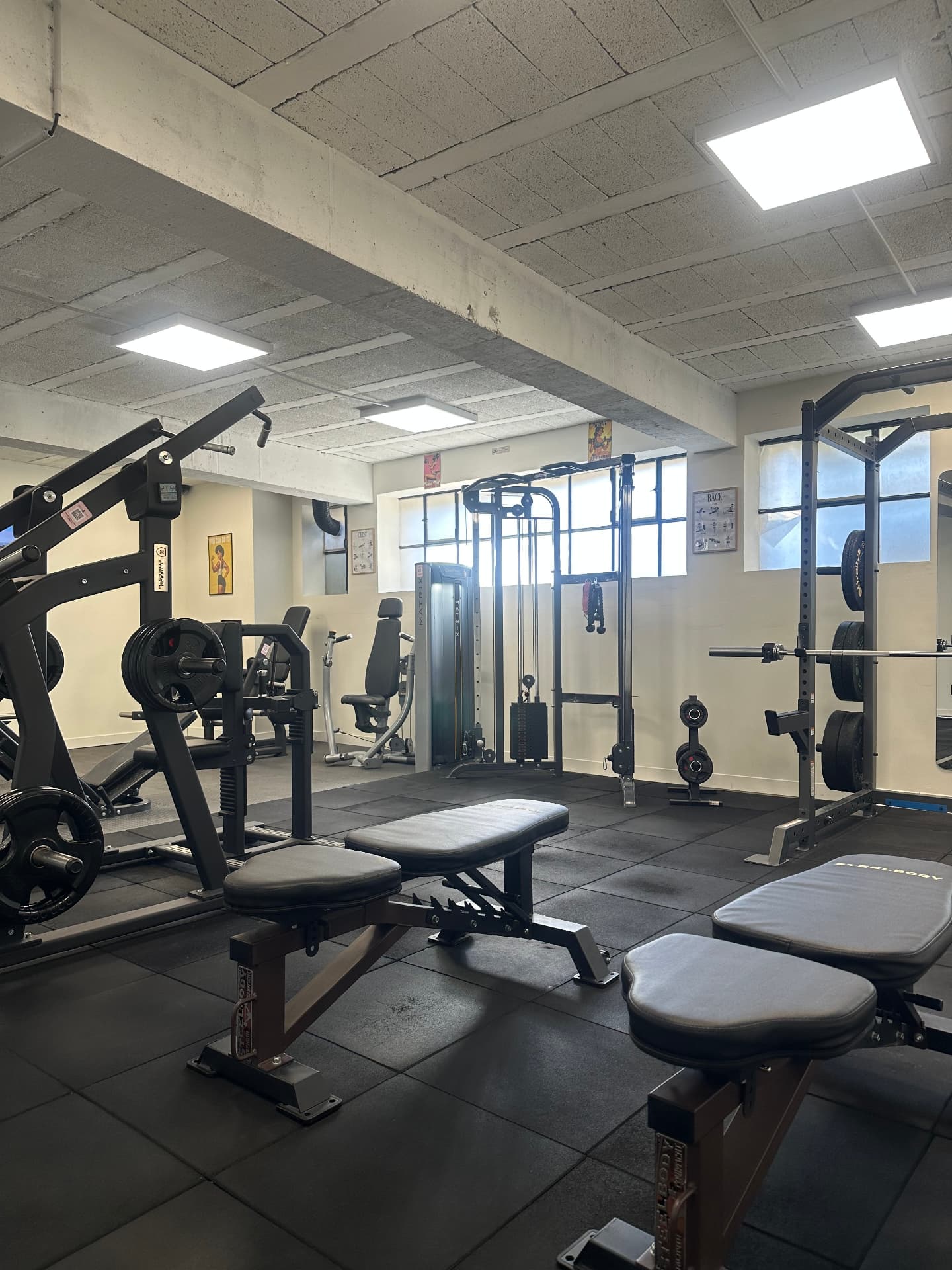 Machines de musculation de la salle Belle & Fit